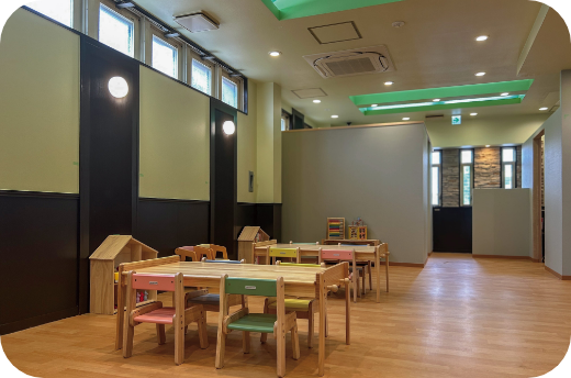 児童発達支援・放課後デイサービスえほんの木 base. 朝宮 室内